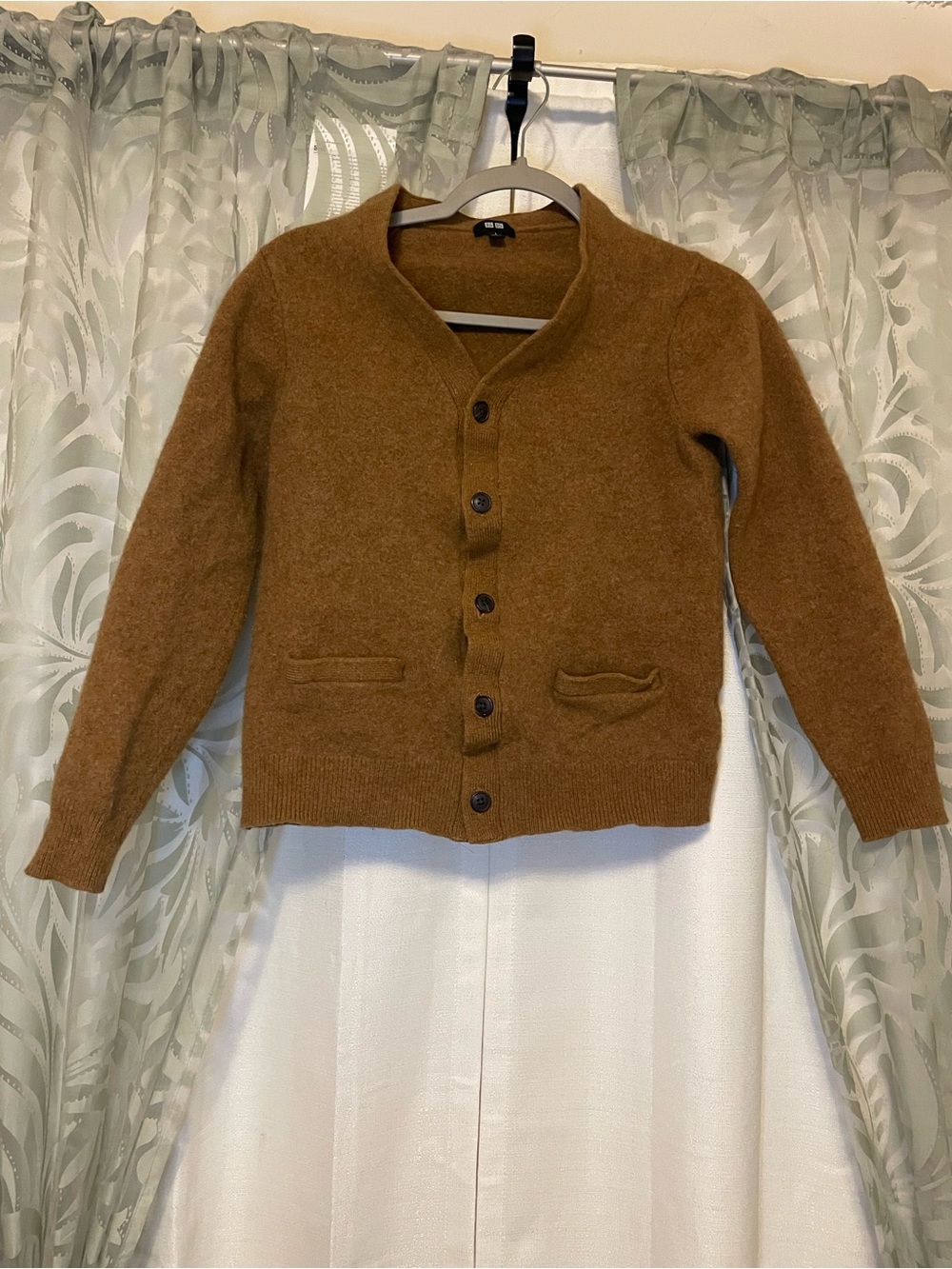 Uniqlo 100% Wool Brown Cardigan Size Large